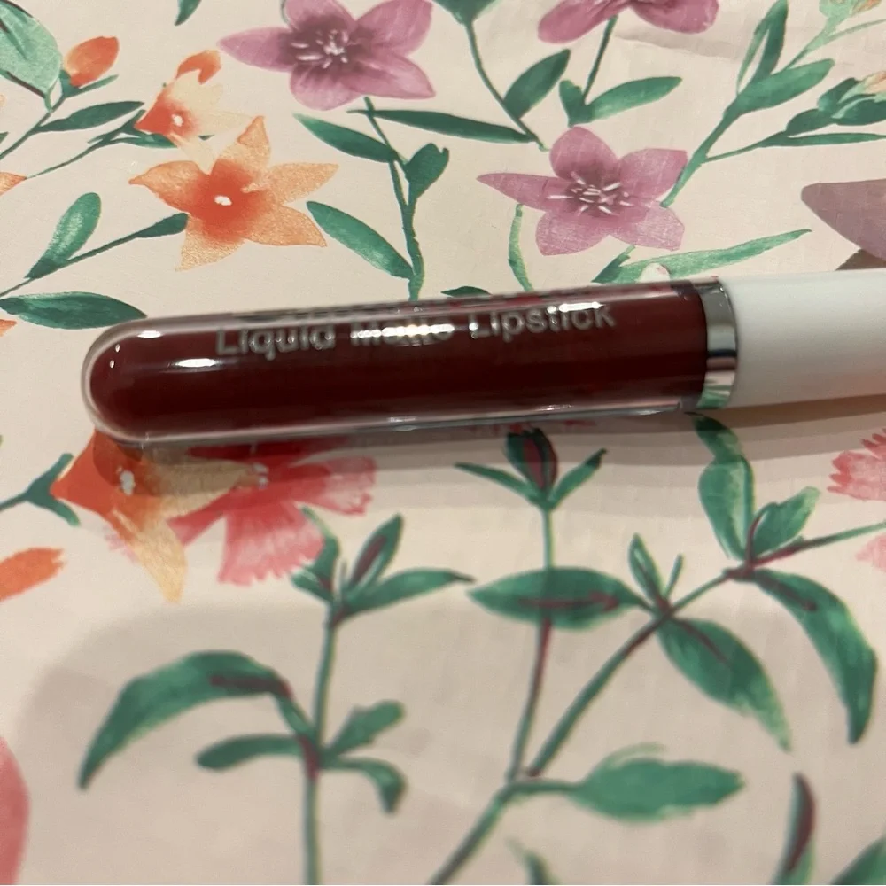 Vampy Matte Liquid Lipstick